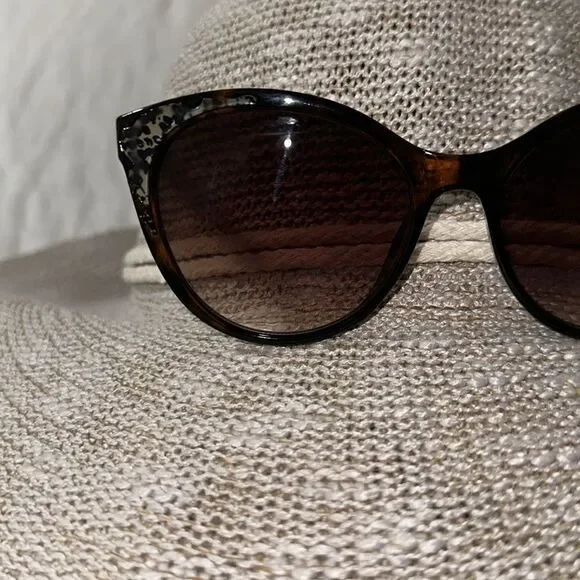 OSCAR x Oscar de la Renta 100% UV Marble Brown Gold Animal Print Sunglasses - Picture 4 of 13